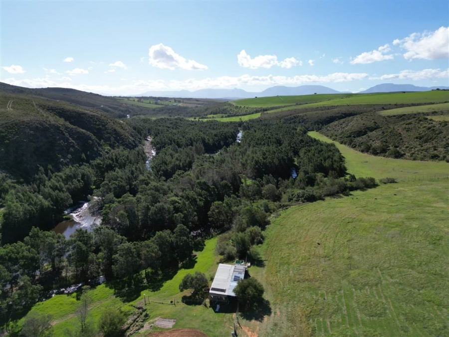 6 Bedroom Property for Sale in Stilbaai Oos Western Cape